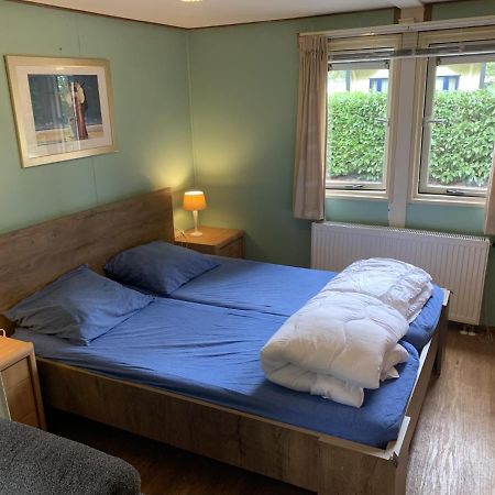 Sfeervolle Chalet Met Terras, H14 De Veldkamp, Epe, Voor 4 Personen Villa Bagian luar foto